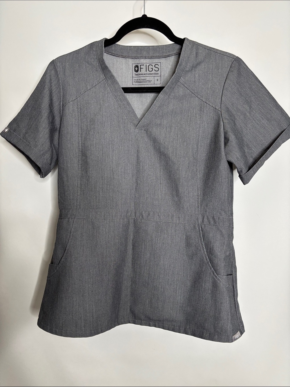 FIGS Technical Collection Flores Peplum Scrub Top Small